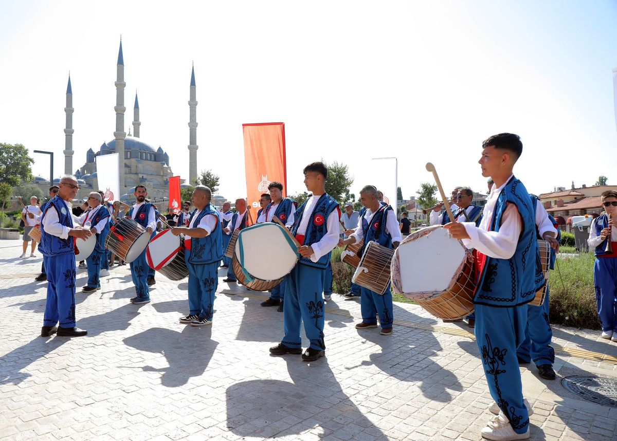 Kırkpınar Yağlı Güreşleri Festivali, geleneksel davul-zurna davetiyle başladı