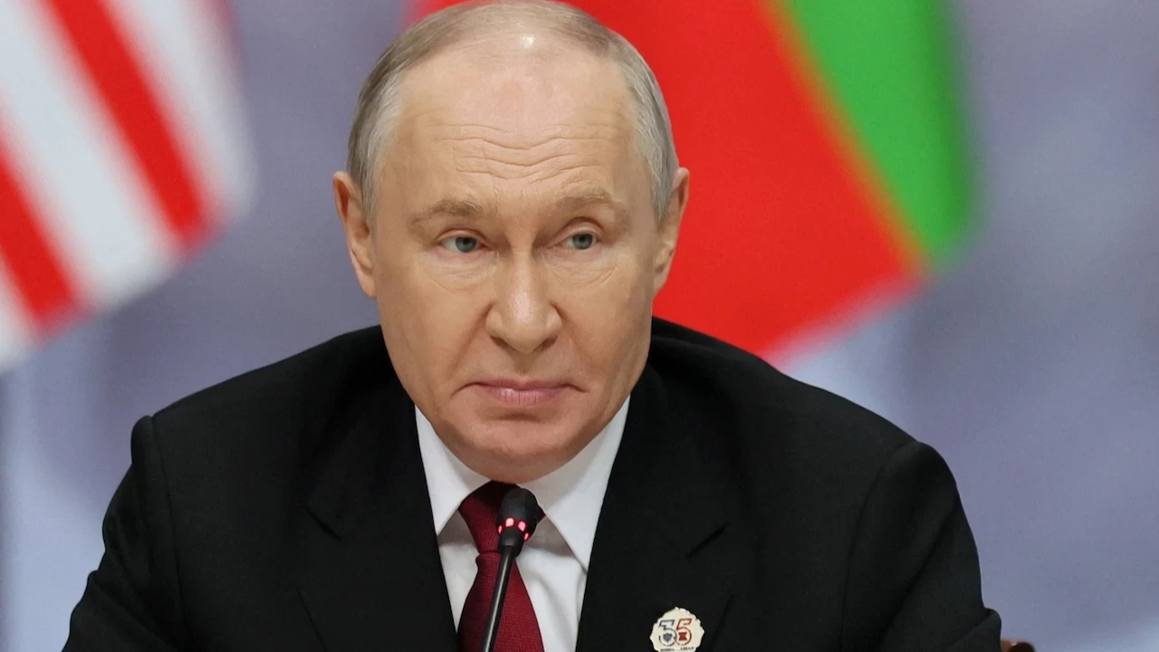 Kremlin: Trump'ı zararlı fikirlerle doldurdular