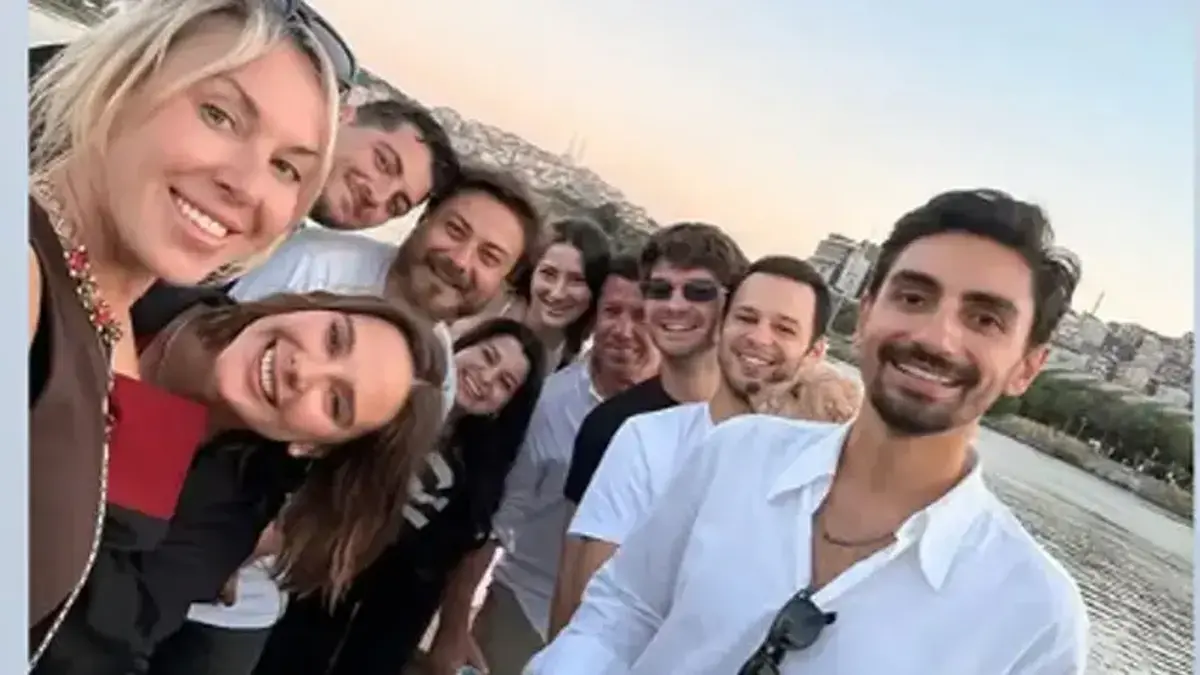 Alina Boz Mezun Oldu! Eşi Umut Evirgen ve Annesi Olga Boz'dan Kutlama Mesajları