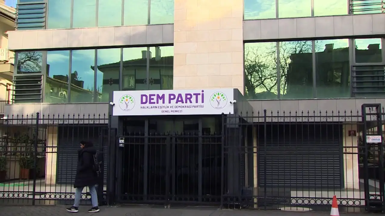 DEM Parti'li Temelli: Çerçeve yasanın Meclis kapanmadan gelmesinde mutabakat sağlandığı görülüyor