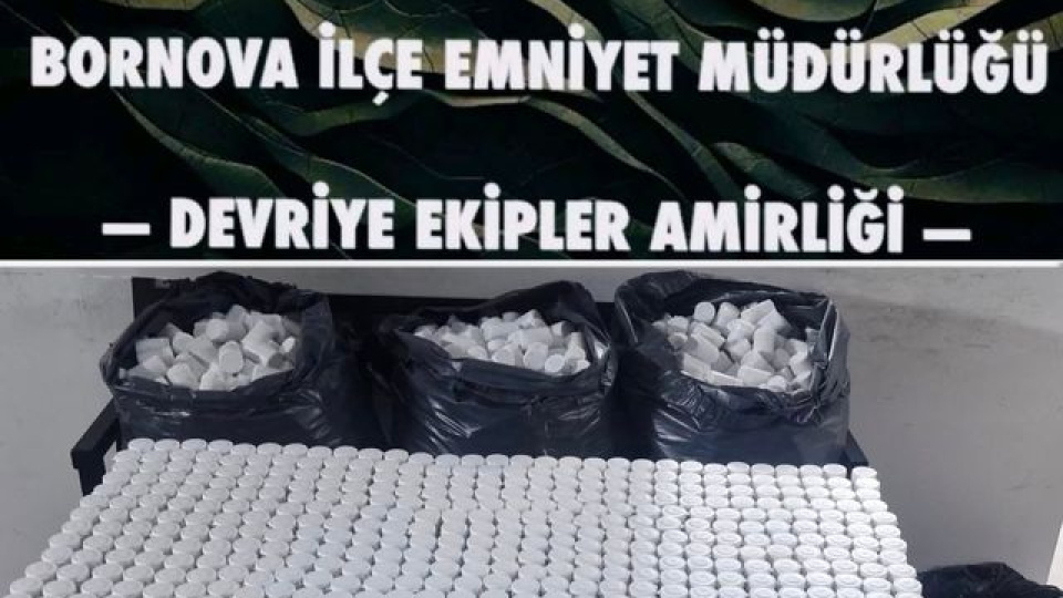 İzmir'de otomobilde 118 bin sentetik hap ele geçirildi: 1 gözaltı