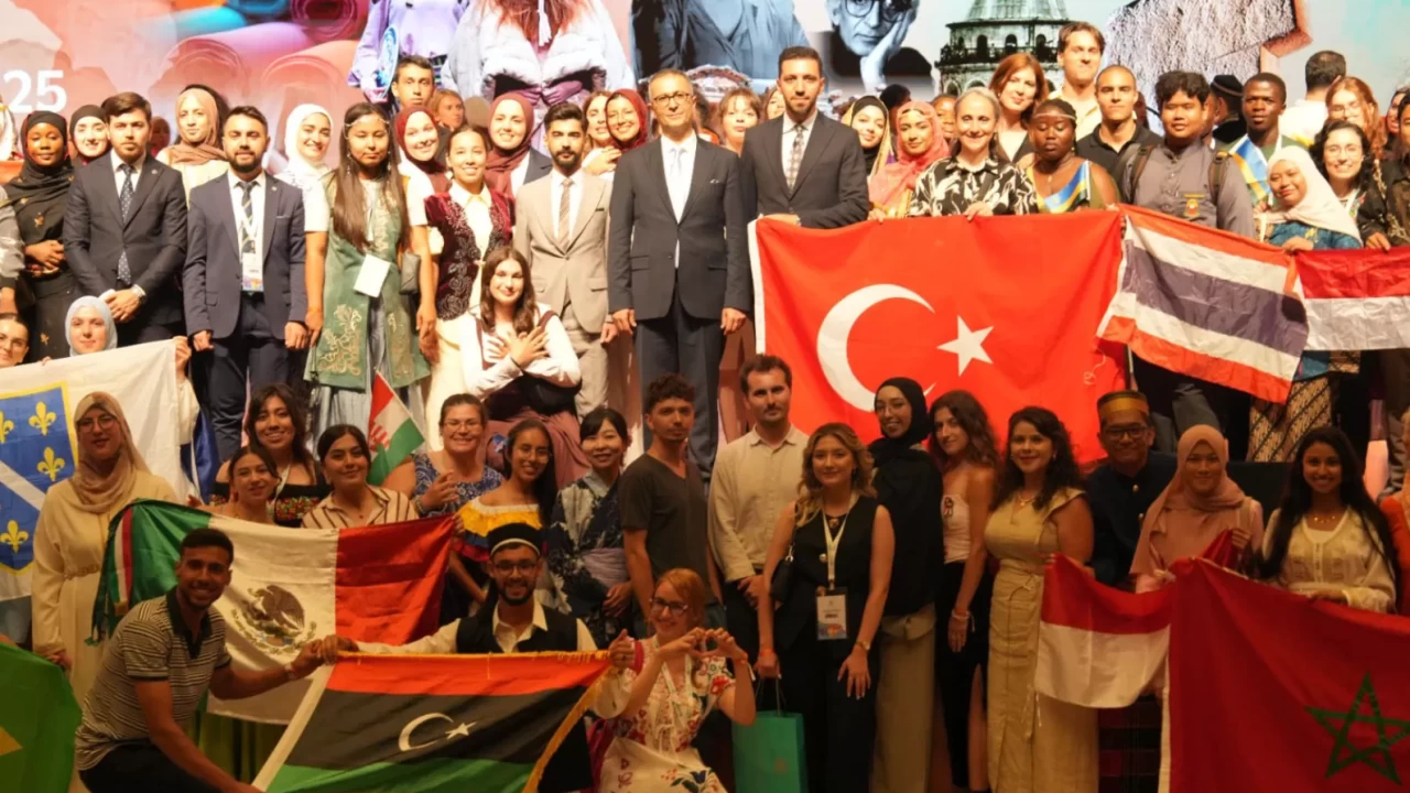 Yunus Emre Enstitüsü yaz programlarıyla dünyayı Türkiye’de buluşturacak