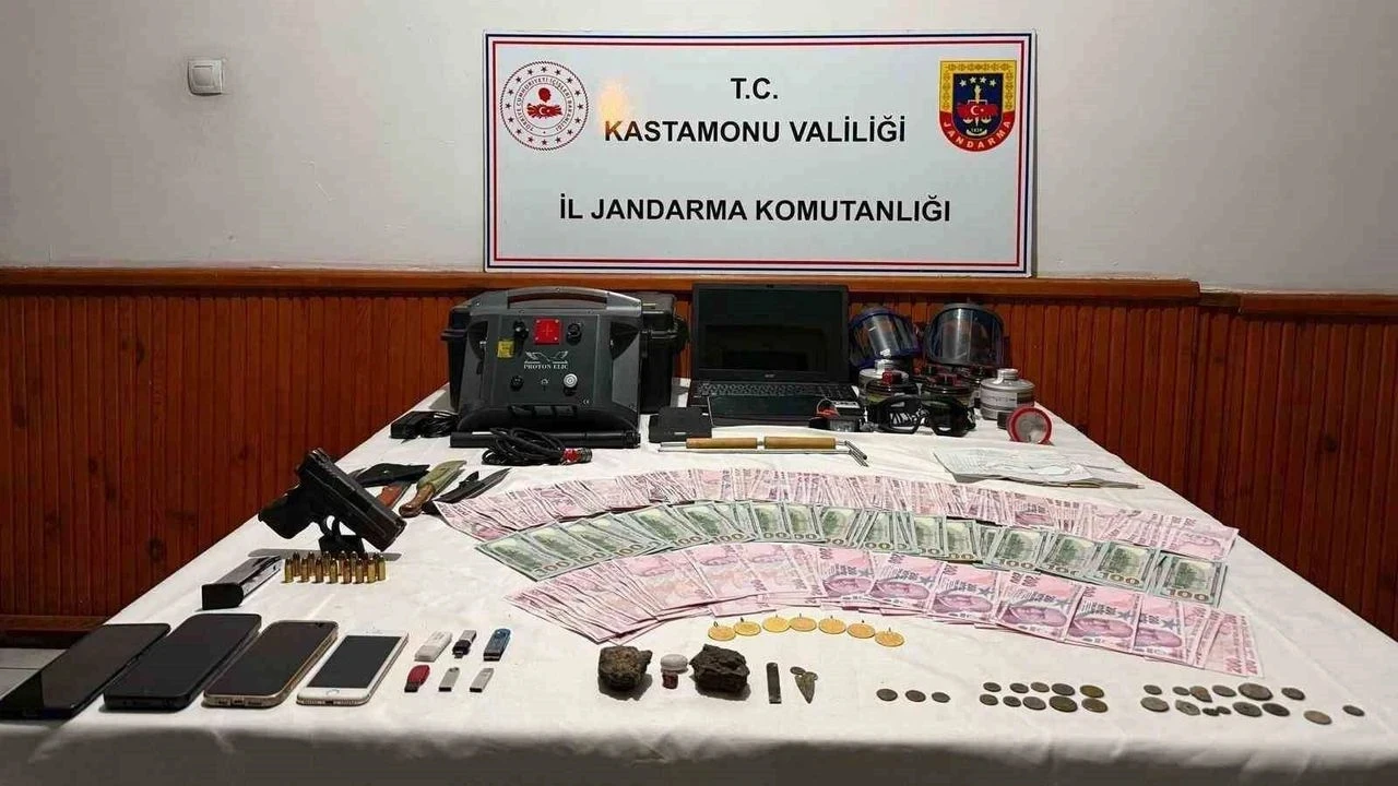 Kastamonu'da dev kaçakçılık operasyonu: 13 gözaltı