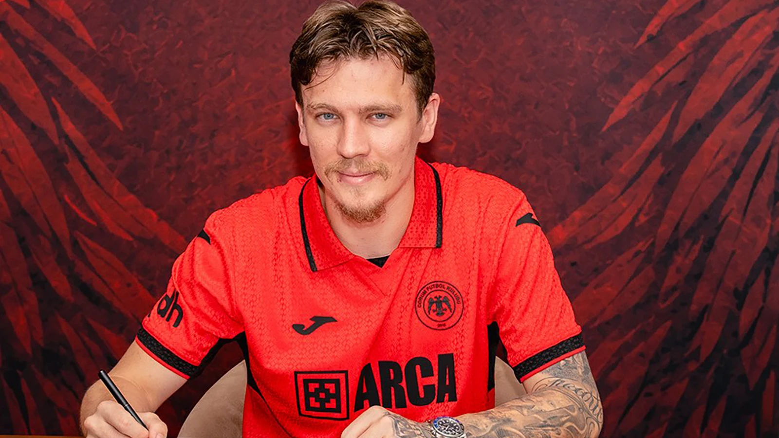 Çorum FK, Trabzonspor'dan transfer ettiği Serdar Saatçı ile sözleşme imzaladı