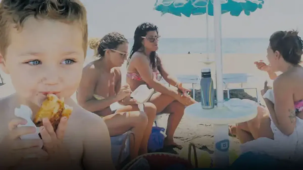 ​Plajda 'sandviç' krizi! Anneye yapılan müdahale ülkeyi ayağa kaldırdı