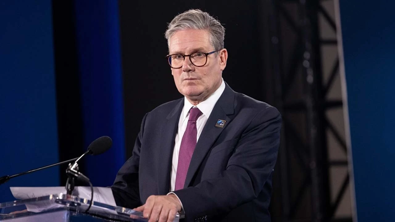 İngiltere'de deprem: Başbakan Keir Starmer istifa etti!