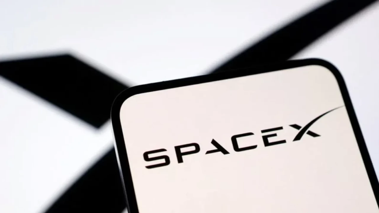 Uzay devinden halka arz: SpaceX, Tesla'yı geride bırakmaya hazırlanıyor!