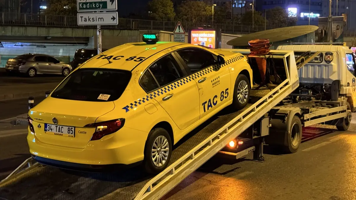 İstanbul'da taksiciye saldırı! Yol kenarında kalp krizi geçirdi