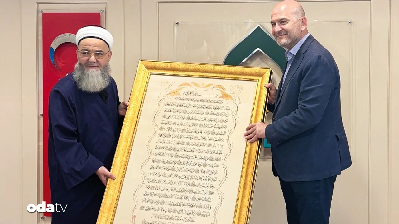 Cübbeli Ahmet'den Süleyman Soylu'ya hediye