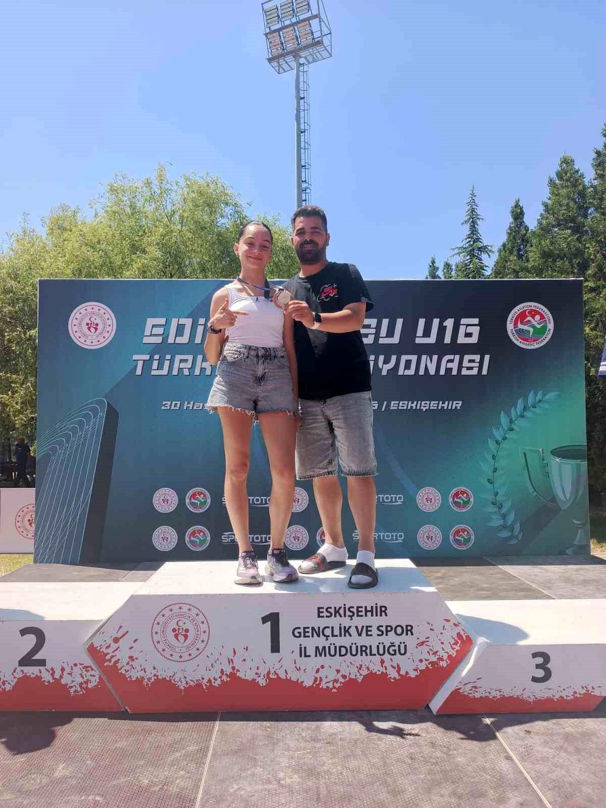 Atlet Alya Gül Keskin, U16 Türkiye Şampiyonu oldu