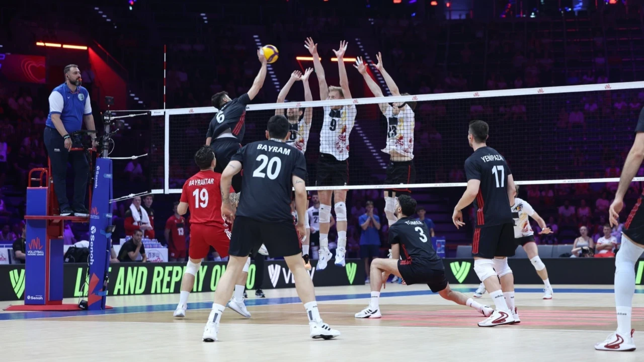Efeler, Belçika'ya set vermedi: 8'de 5 yaptık