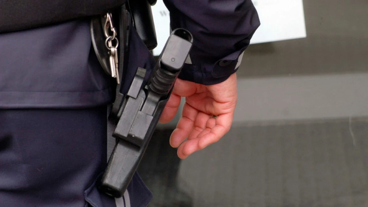 Gerçek polisleri görünce dolandırıldığını anladı: Milyonluk vurgun böyle önlendi