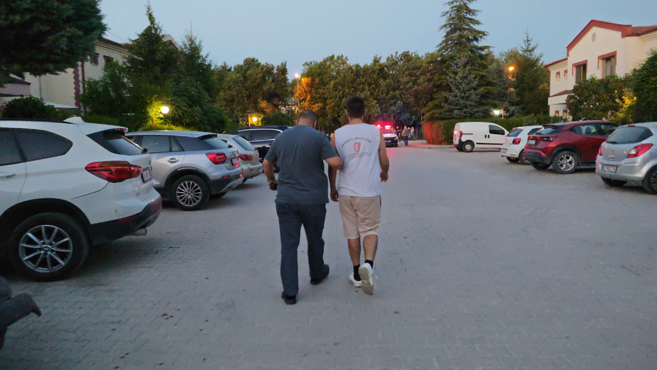 Tartıştığı babasını bıçakla yaraladı! Gözaltına alındı