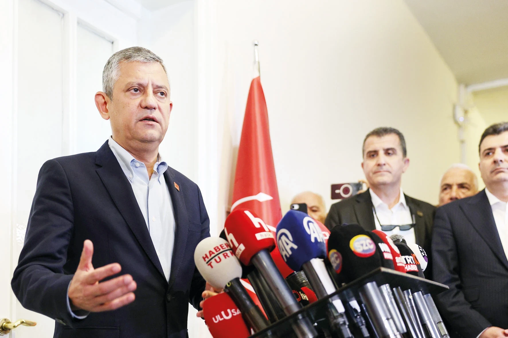 CHP’de kürsü krizi
