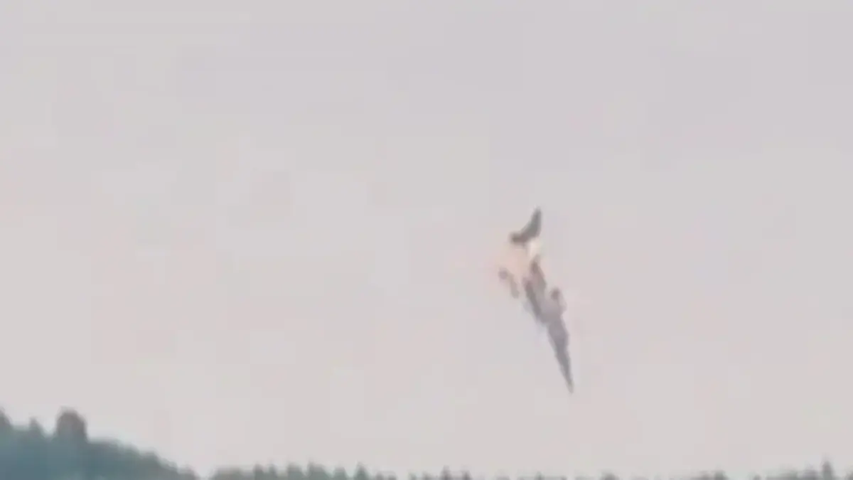 Sibirya'da Rus bombardıman uçağı düştü