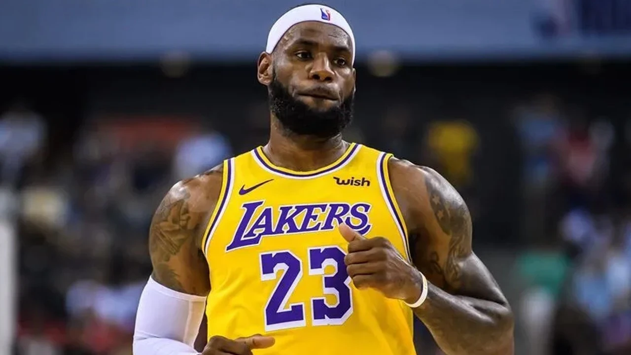 Los Angeles Lakers, LeBron James ile yollarını ayırdı