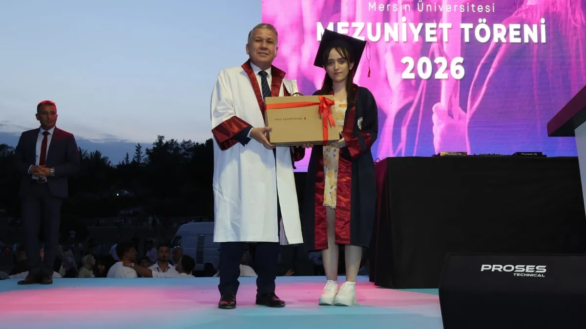 Üniversitelilerin gurur günü; 'Başarı, engellere rağmen yürümeye devam edenlerin hikayesi'