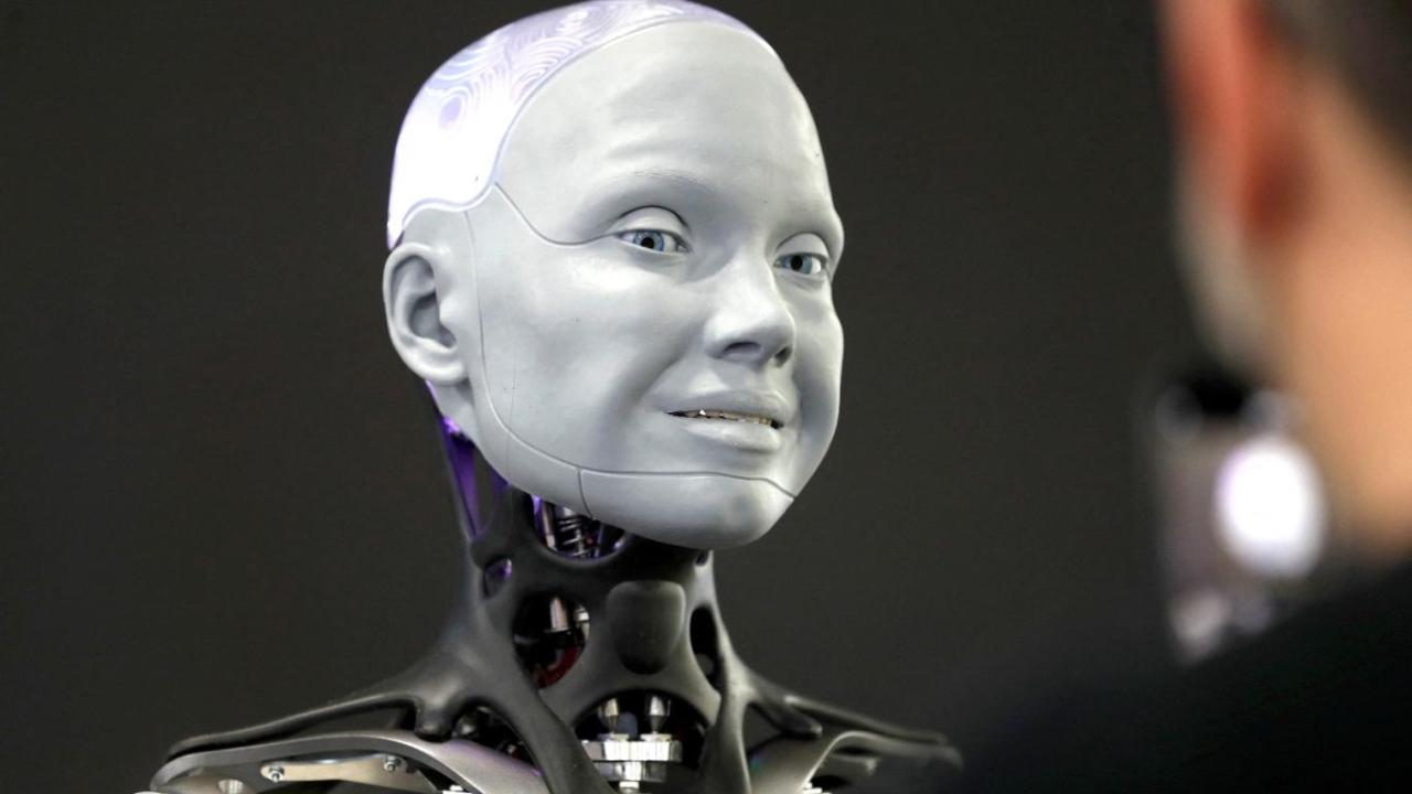 İnsansı robotlar "robot okullarında" gerçek iş yaşamına hazırlanıyor