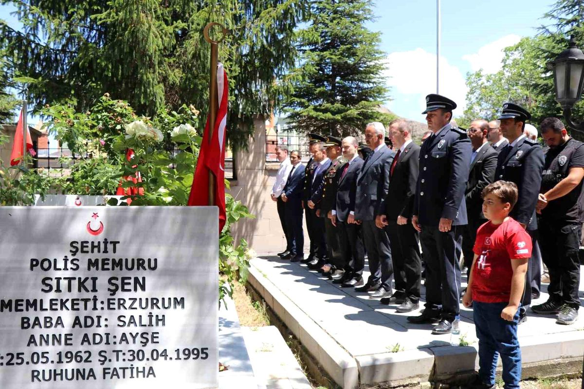 Oltu'da 15 Temmuz Şehitleri dualarla anıldı