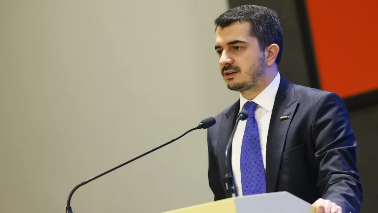 Çankaya Belediyesi'nde "Kılıçdaroğlu" krizi: Belediye başkanı, meclis üyesine su şişesi fırlattı