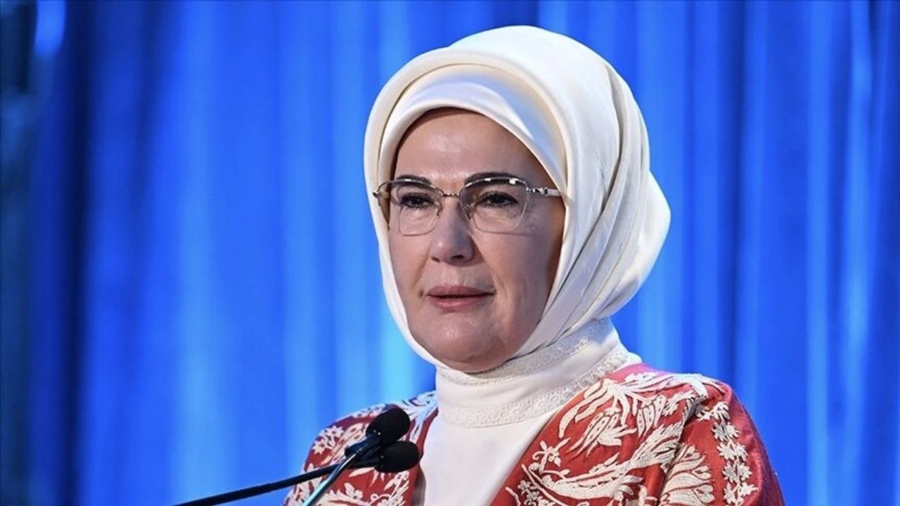 Emine Erdoğan yayımladığı anlamlı mesajla Babalar Günü'nü kutladı: Kalbimiz Filistinli babalarla