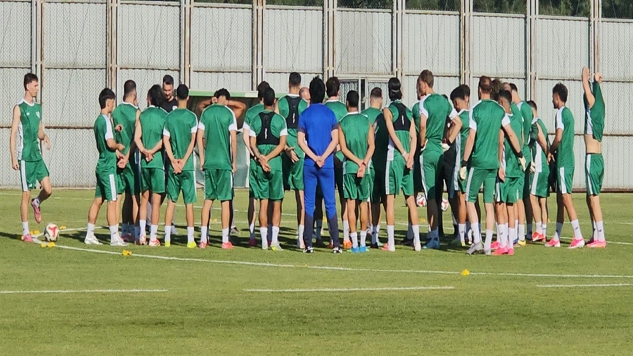 Bursaspor'da hazırlıklar başladı: Mustafa Er planı duyurdu