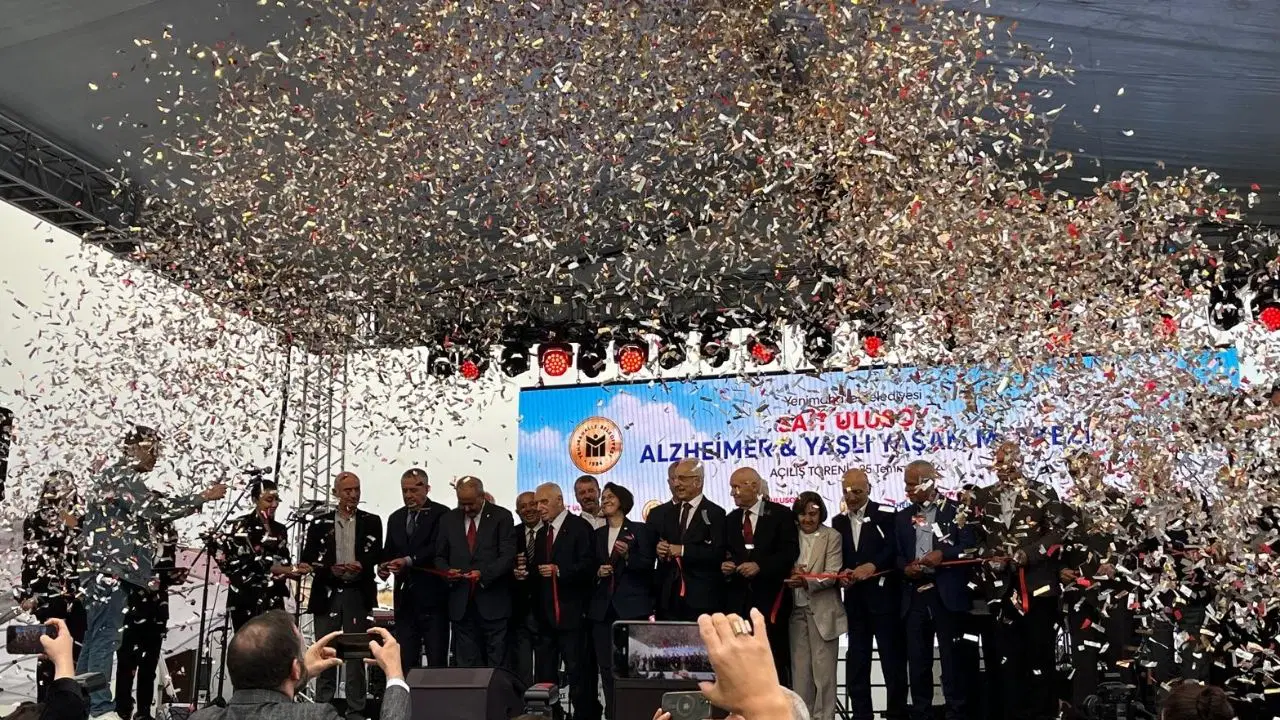 Eski CHP Genel Başkanı Karayalçın: ‘Yeni olan her şey güzeldir’