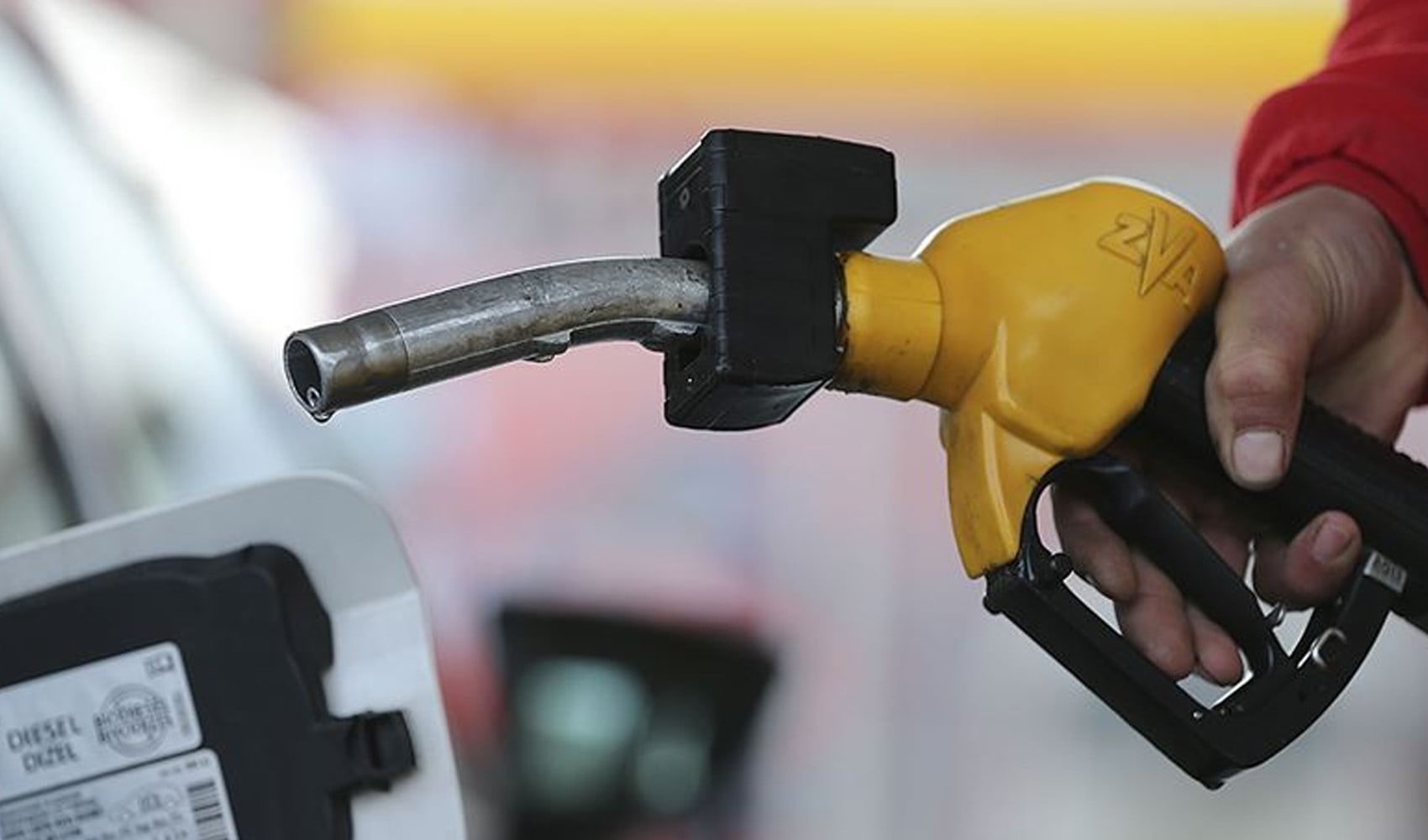 Araç sahiplerine kötü haber: Motorine yeni zam kapıda
