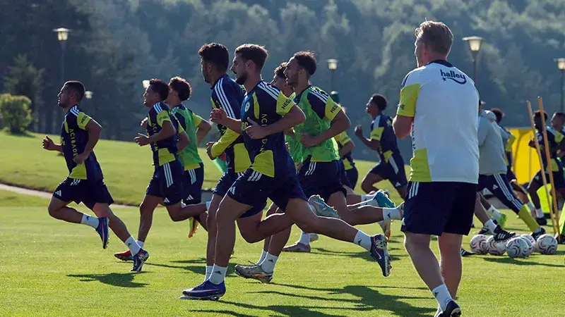 Fenerbahçe günü çift antrenmanla tamamladı