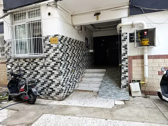 Adana'da dehşet! Kaçmaya çalışan 2 çocuk annesini çekiçle dövüp, bıçakla boğazını kesti