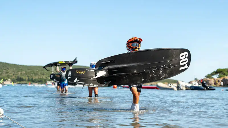 İzeltaş Dünya Motosurf Şampiyonası ilk gün etap yarışları sona erdi