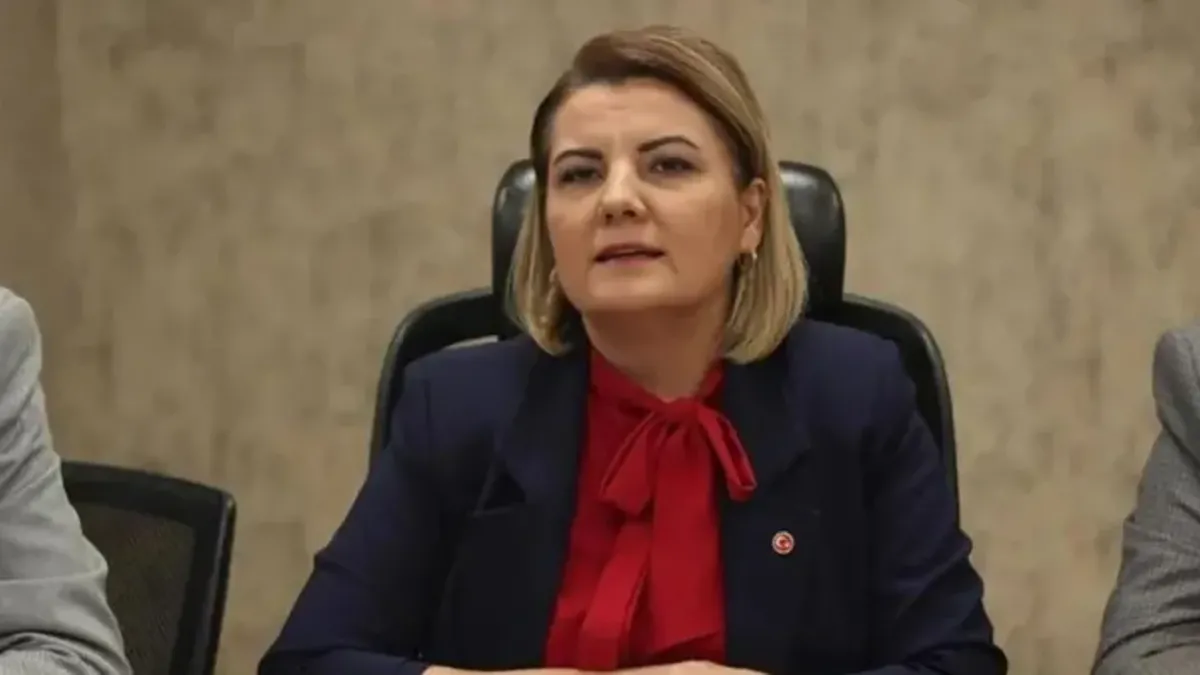İzmit Belediye Başkanı Hürriyet görevden uzaklaştırıldı