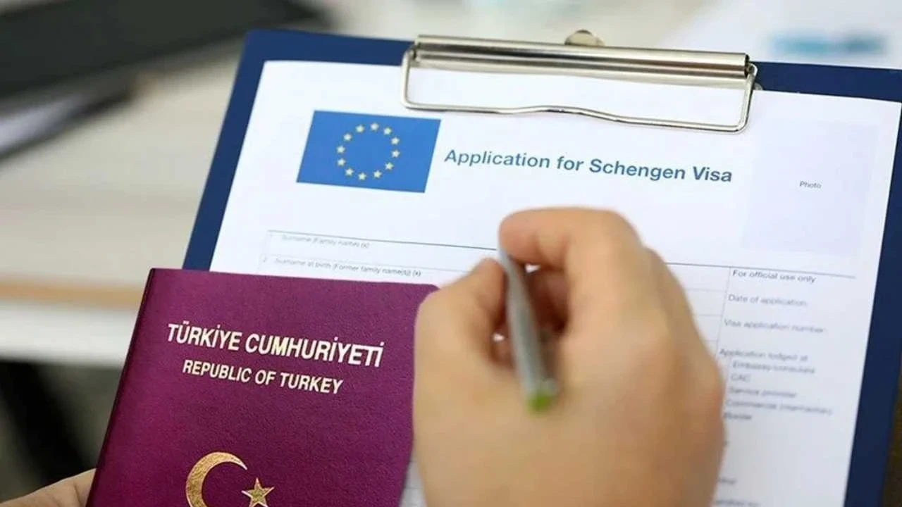 Schengen için "güvenilir kişiler" formülü masada: Kimler 5 yıllık vize alabilecek?