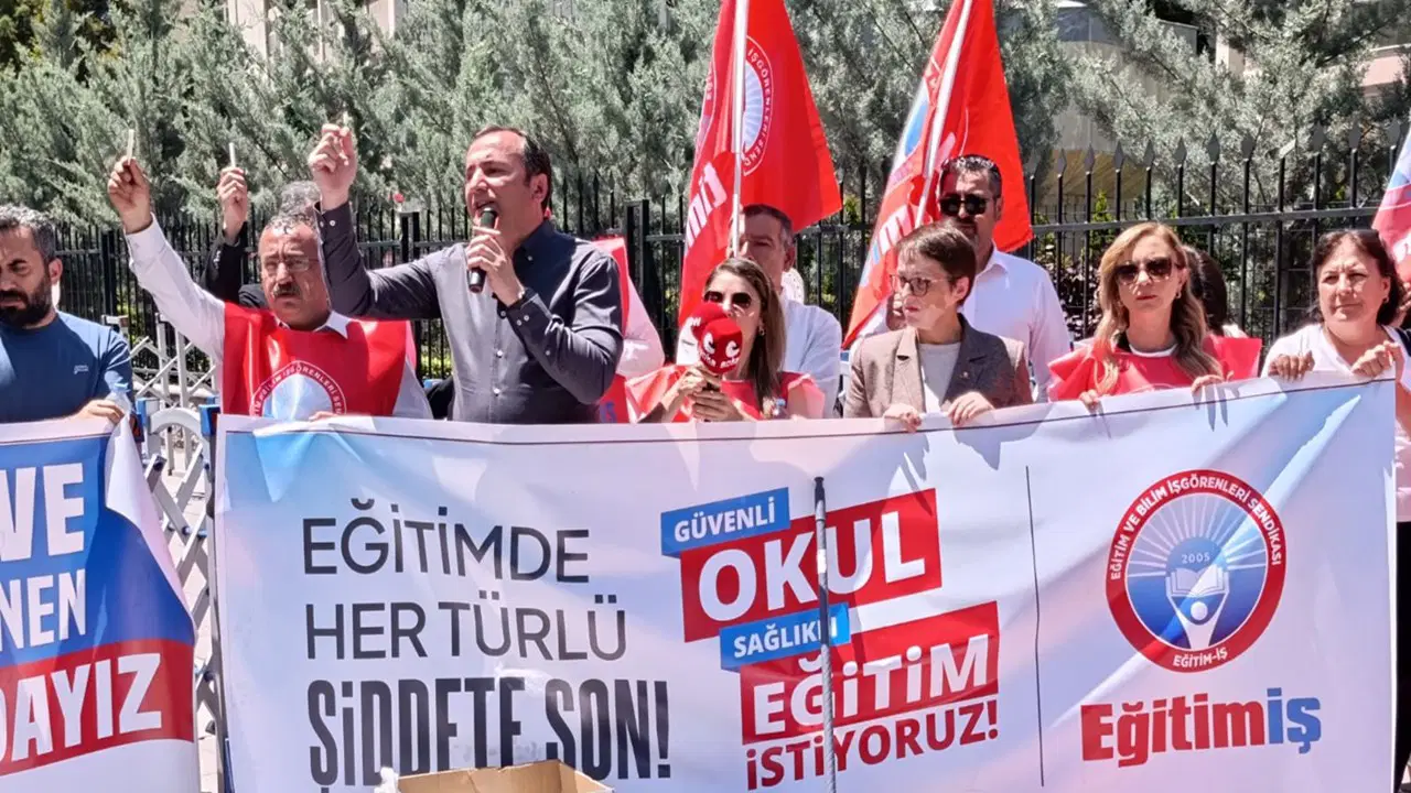 Eğitim-İş'ten Bakan Tekin'e çağrı: 'Çocuğunu gönderdiğin okulda ne varsa devlet okulunda da istiyoruz'