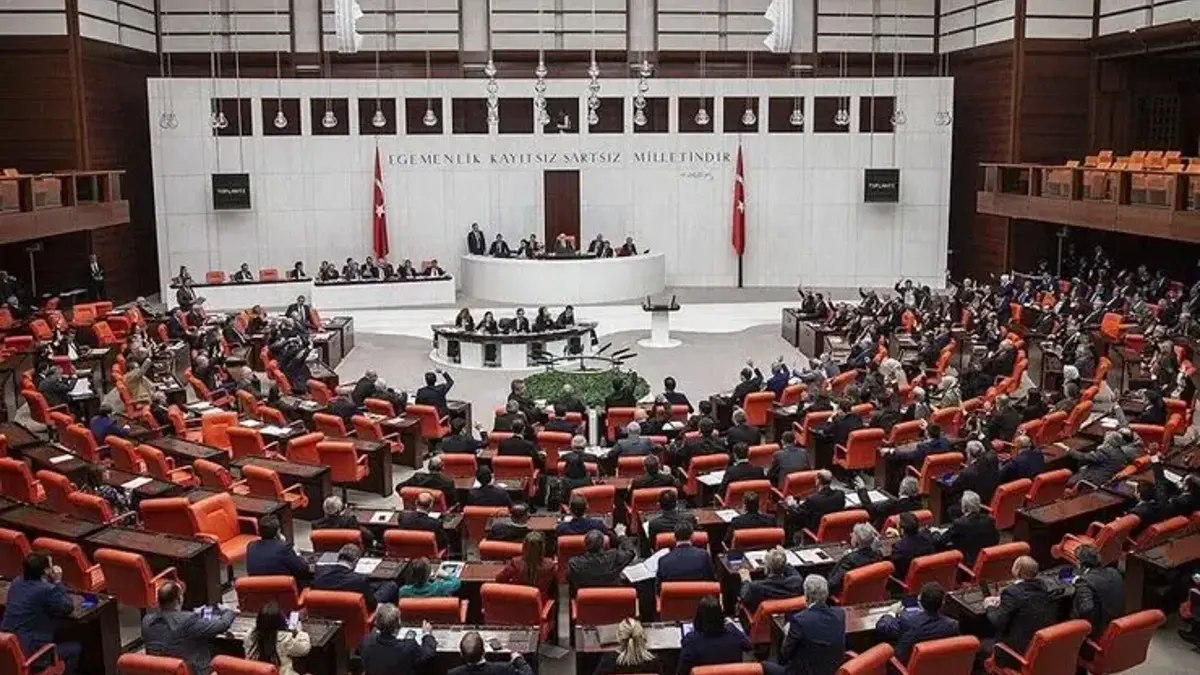En düşük emekli aylığına ilişkin düzenlemeyi de içeren kanun teklifi, TBMM'de kabul edildi