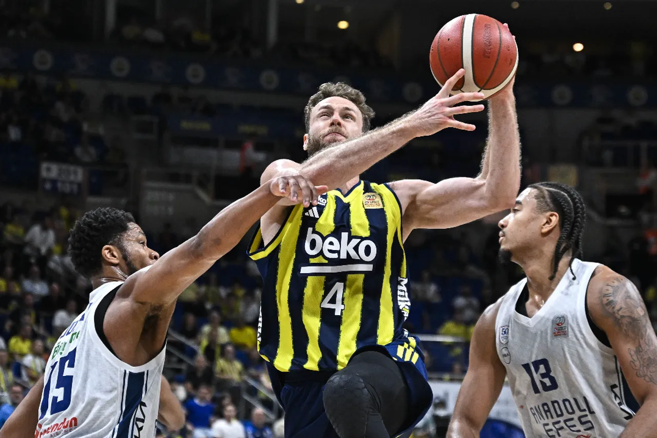 Anadolu Efes-Fenerbahçe Beko maçı nereden izlenir, hangi kanalda? Seride üçüncü maç