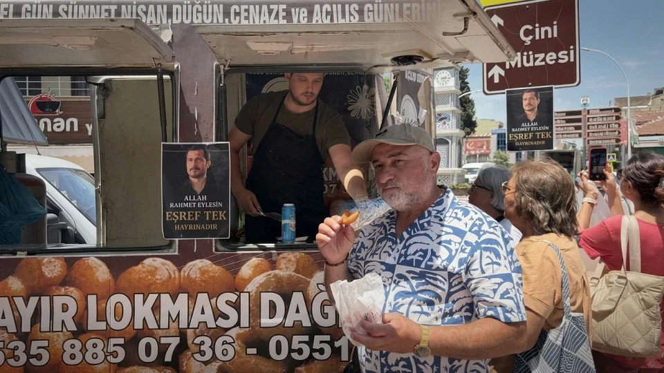 Eşref Rüya dizisinin Eşref Tek karakteri için İznik’te lokma dağıtıldı | AKTÜEL HABERLER