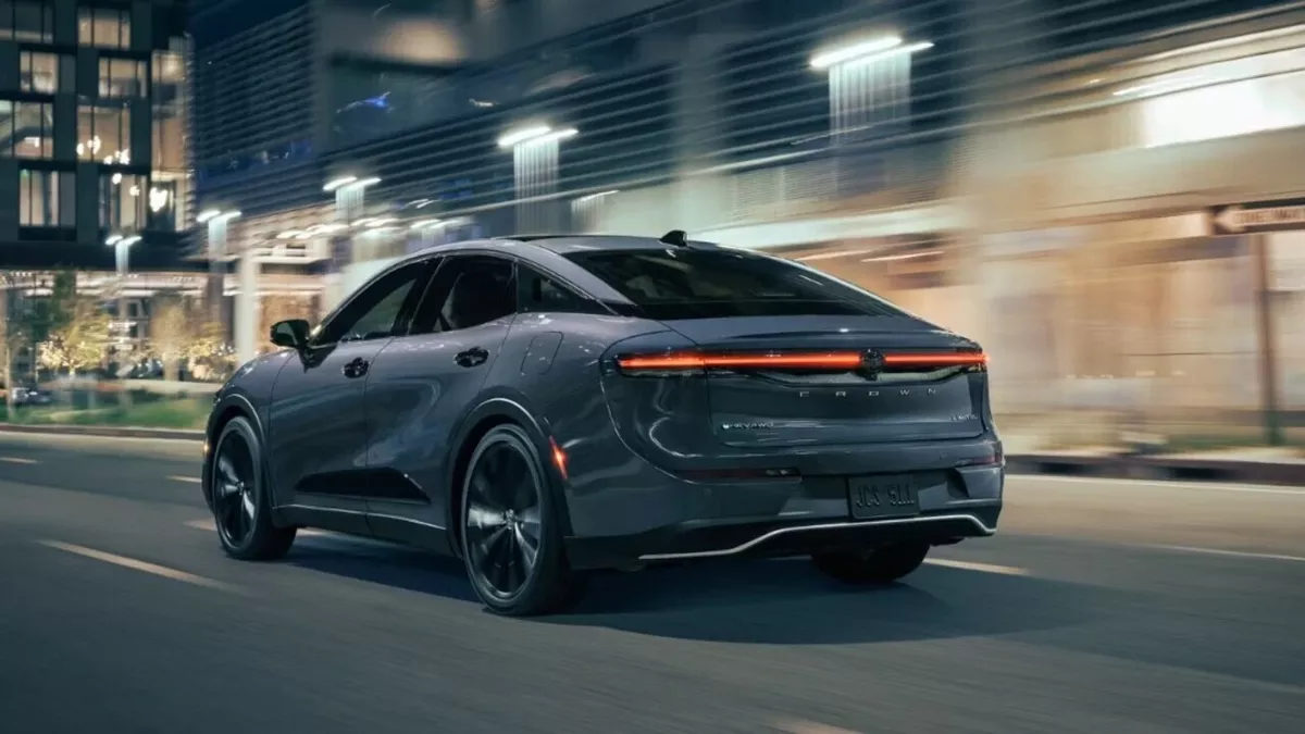Toyota Crown 2027 ABD'de tanıtıldı