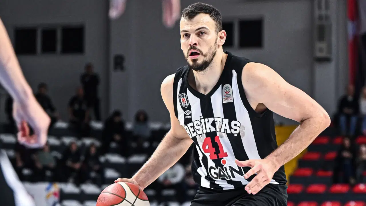 Beşiktaş GAİN'de Ante Zizic ameliyat edilecek