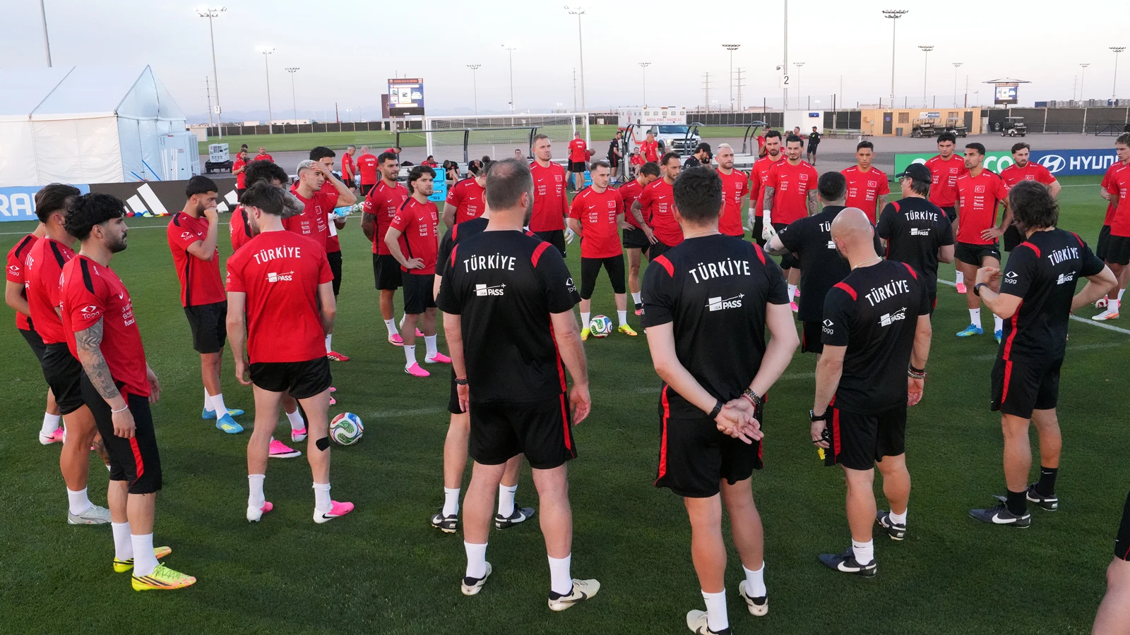 A Milli Futbol Takımı, Paraguay maçının hazırlıklarını sürdürdü