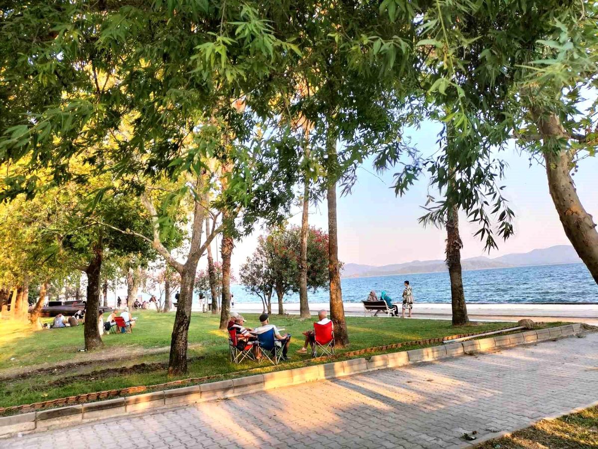 Köyceğiz'de sıcak hava etkili oluyor