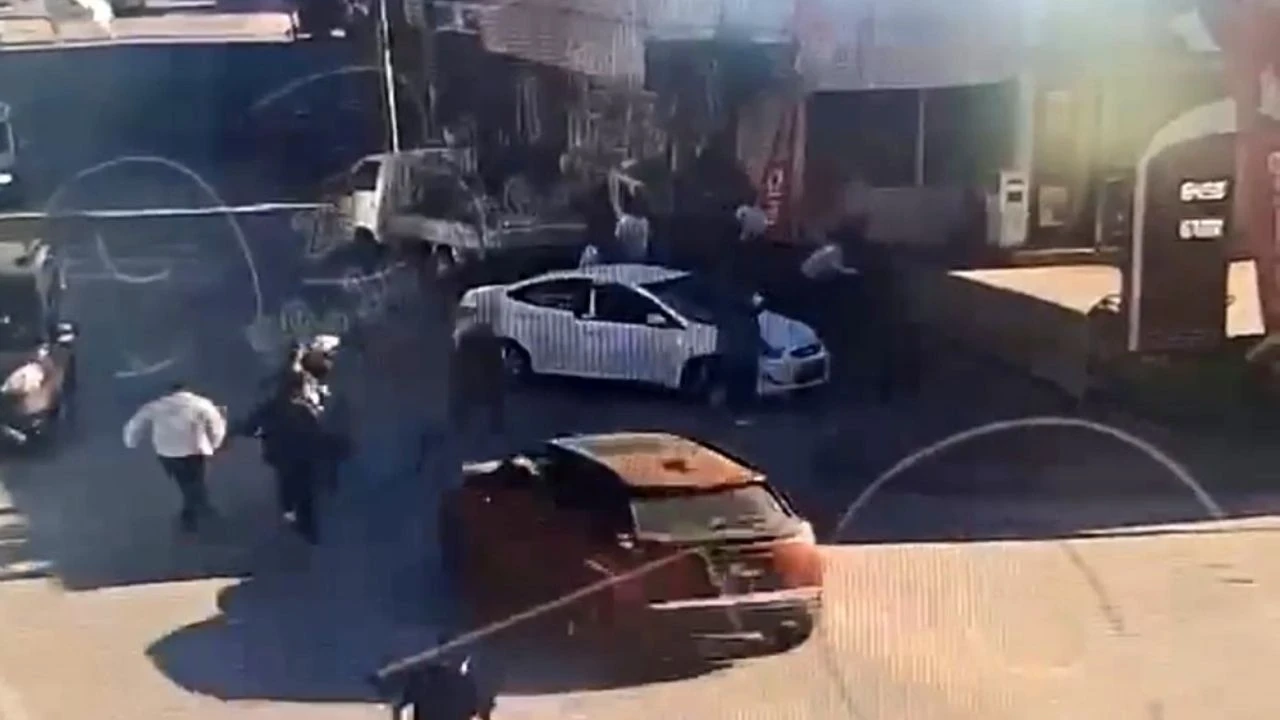 Yer: Bursa... Trafikte "Önüne bak" dedi, ortalık savaş alanına döndü
