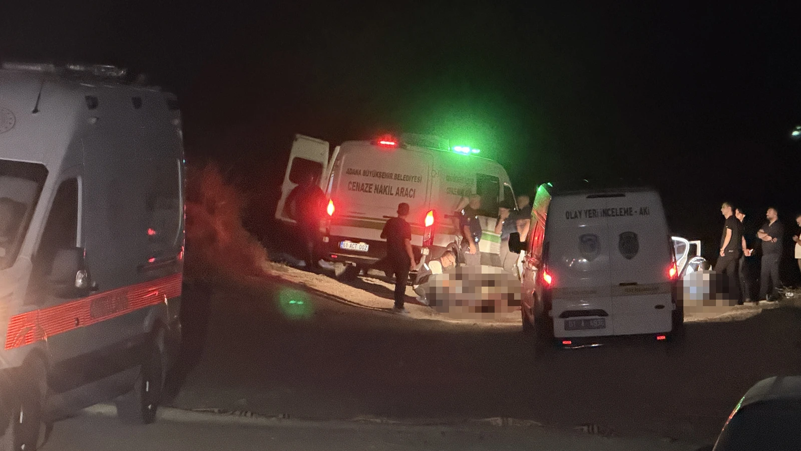 Seyir tepesinde kan donduran infaz: 1’i kadın 3 ölü