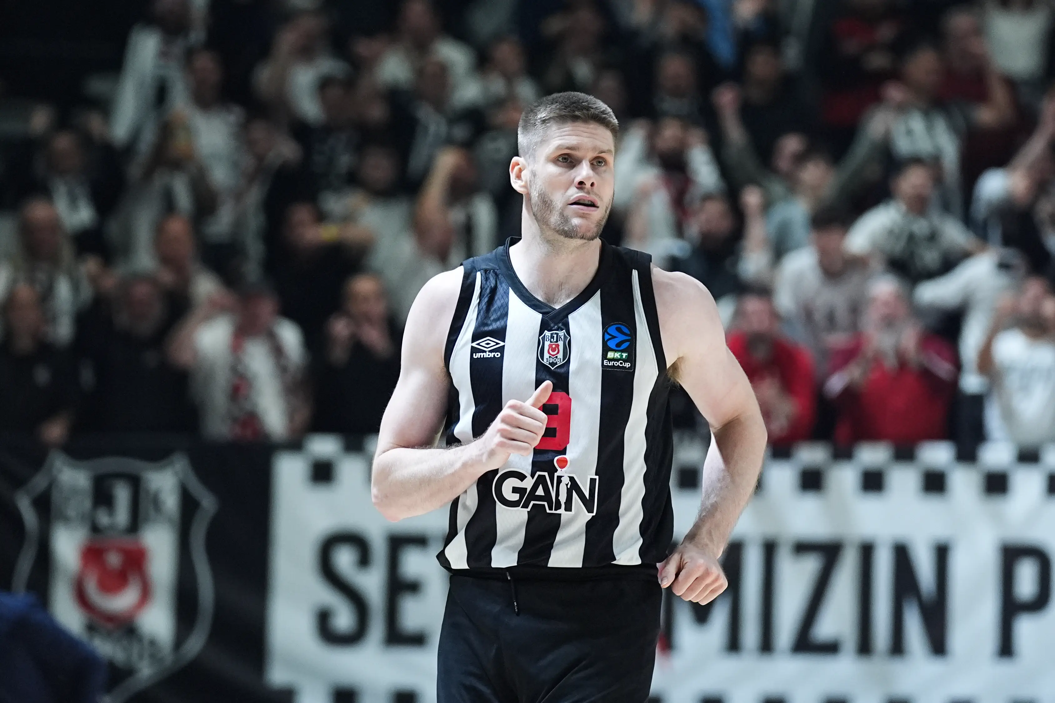 Beşiktaş, Conor Morgan'ın sözleşmesini uzattı
