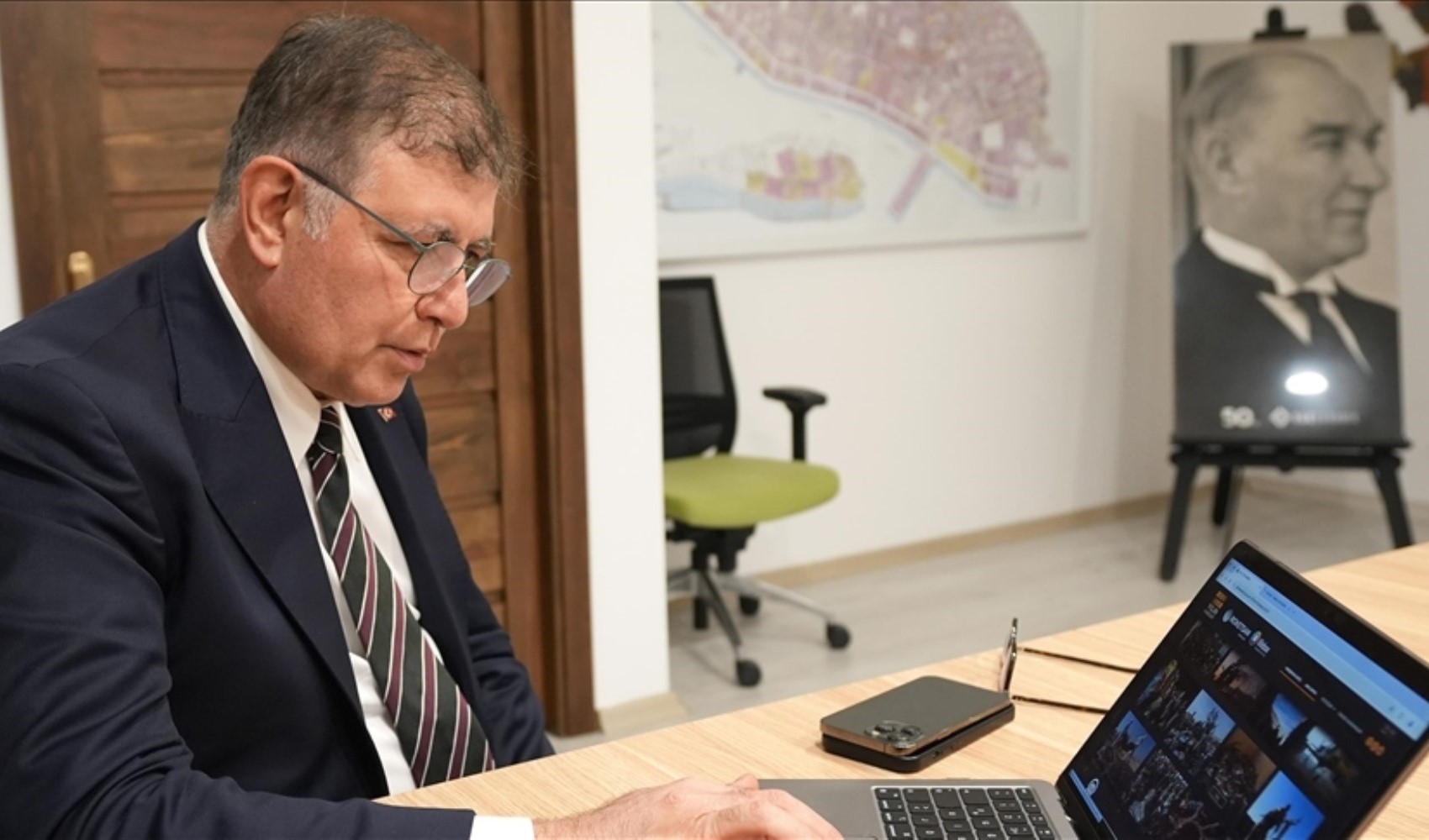 Cemil Tugay'ın CHP'den ayrılışı sonrası iktidardan ilk açıklama