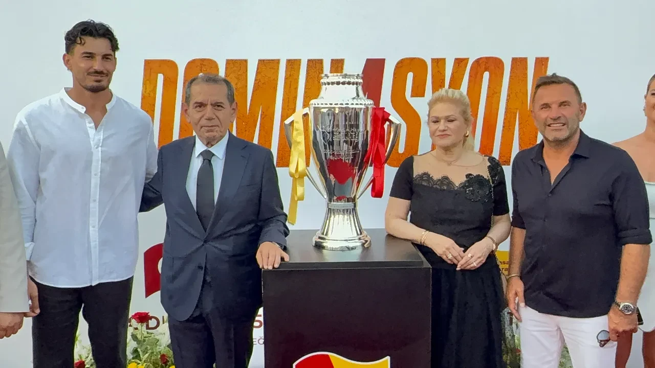 Galatasaray Başkanı Dursun Özbek'ten Şampiyonlar Ligi sözleri: Geçen seneki kadroyu koruyoruz