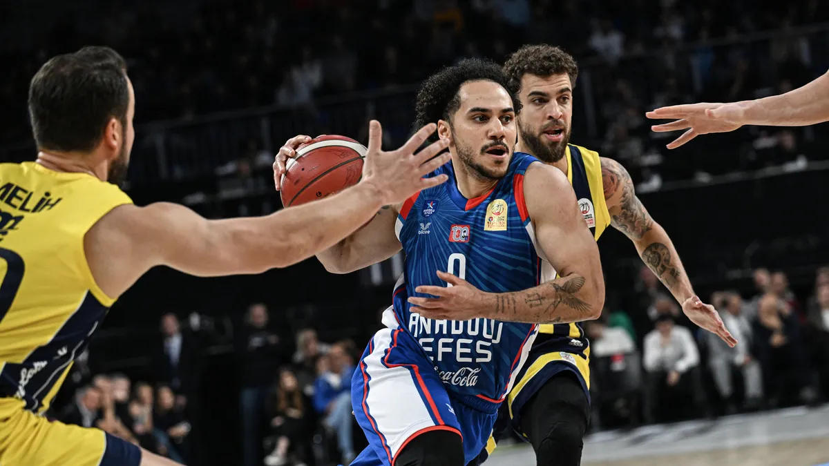 Shane Larkin'i resmen Fenerbahçe'de! Anadolu Efes sonrası Kanarya'ya imza attı