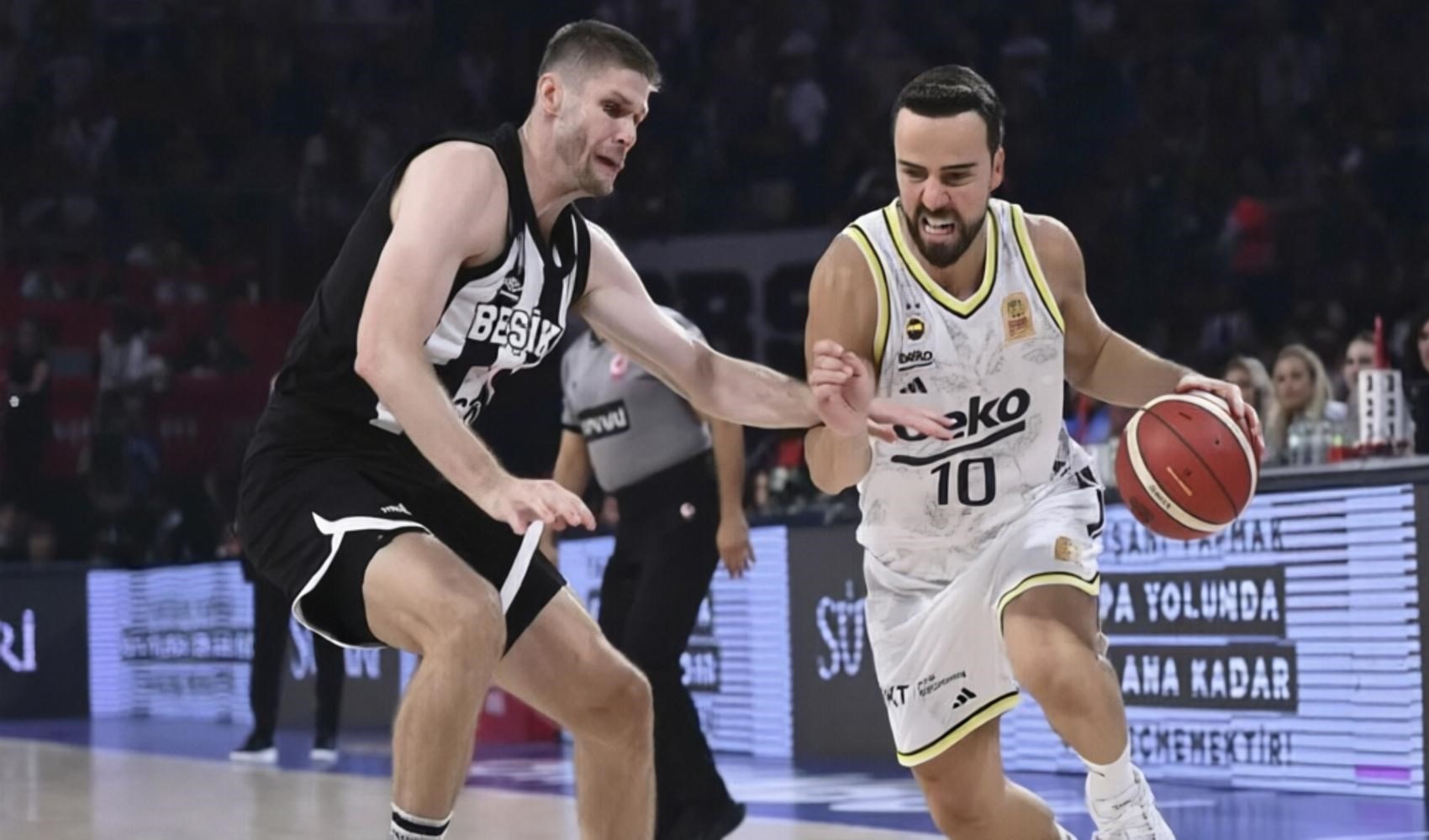 Fenerbahçe, kaptanı Melih Mahmutoğlu ile 1 yıllık yeni sözleşme imzaladı