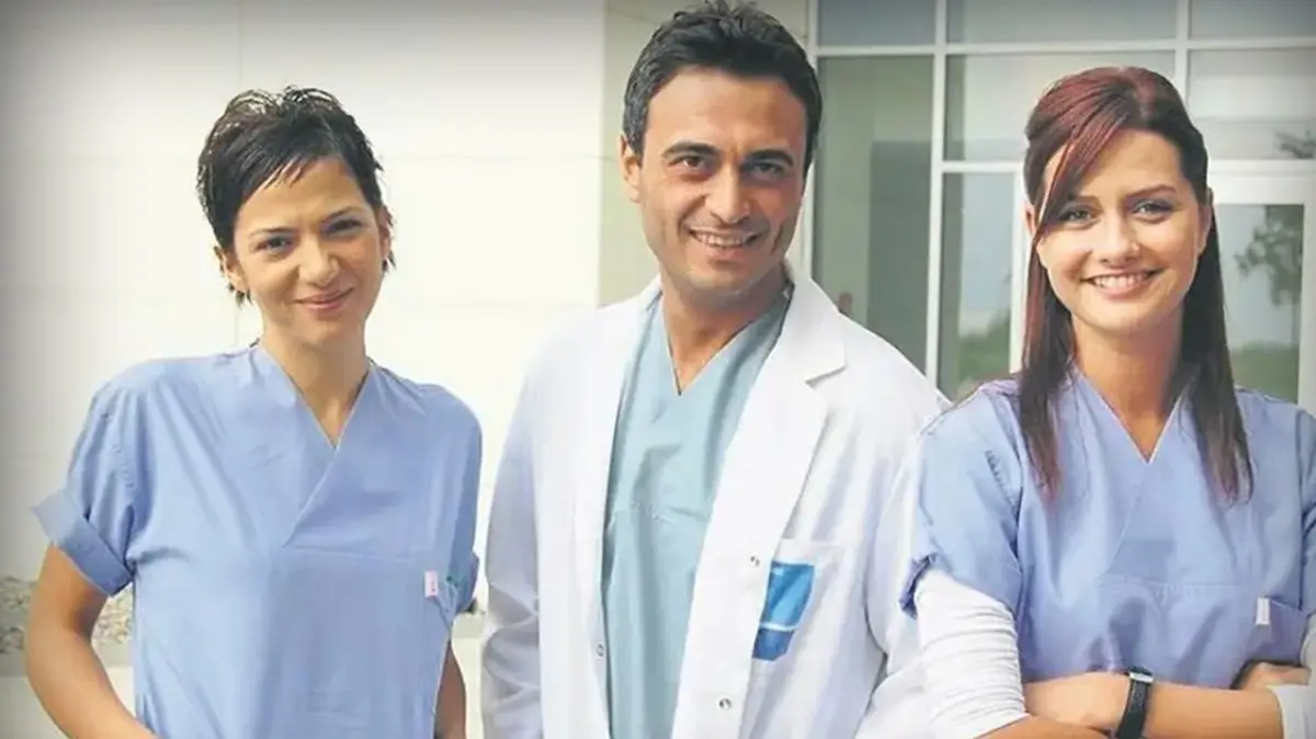 Doktorlar'ın yıldızları yıllar sonra bir arada! Melike Güner'in son hali görenleri şaşırttı