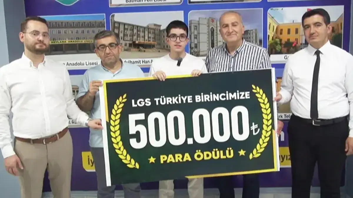 Batmanlı öğrenci LGS'den 500 tam puan aldı! Sınava hazırlandığı kurs merkezi 500 bin TL ödül verdi